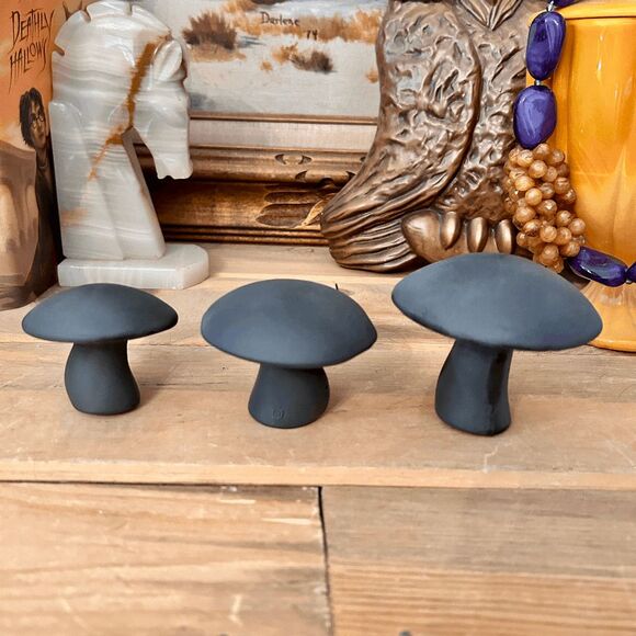 Viking Glass Mould Mosser Glass Solid Black Satin Glass Mushroom (Set of 3) - Picture 6 of 6